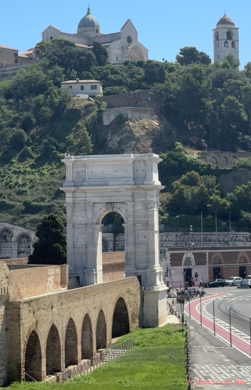 Ancona_Boog van Trajanus Ancona_Boog van Trajanus