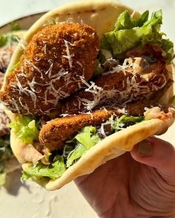 Crispy Caesar chicken flatbread