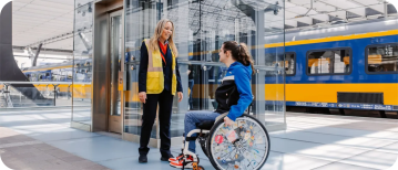 Met de rolstoel met de trein? Zo voorkom je verrassingen door een kapotte lift