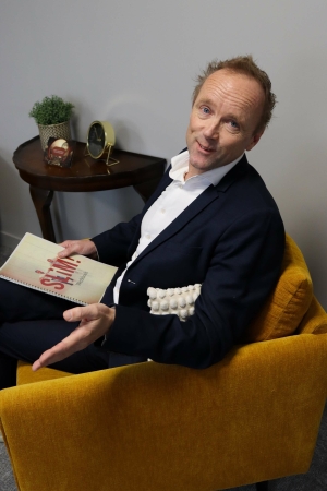 Elke maand geeft organisatie-veranderaar en expert Amplitief Leiderschap, Wouter Plevier, een online masterclass waar je leert