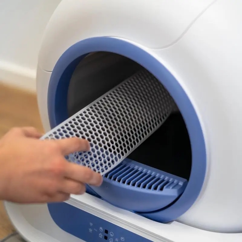 automatische kattenbak Action binnenkant