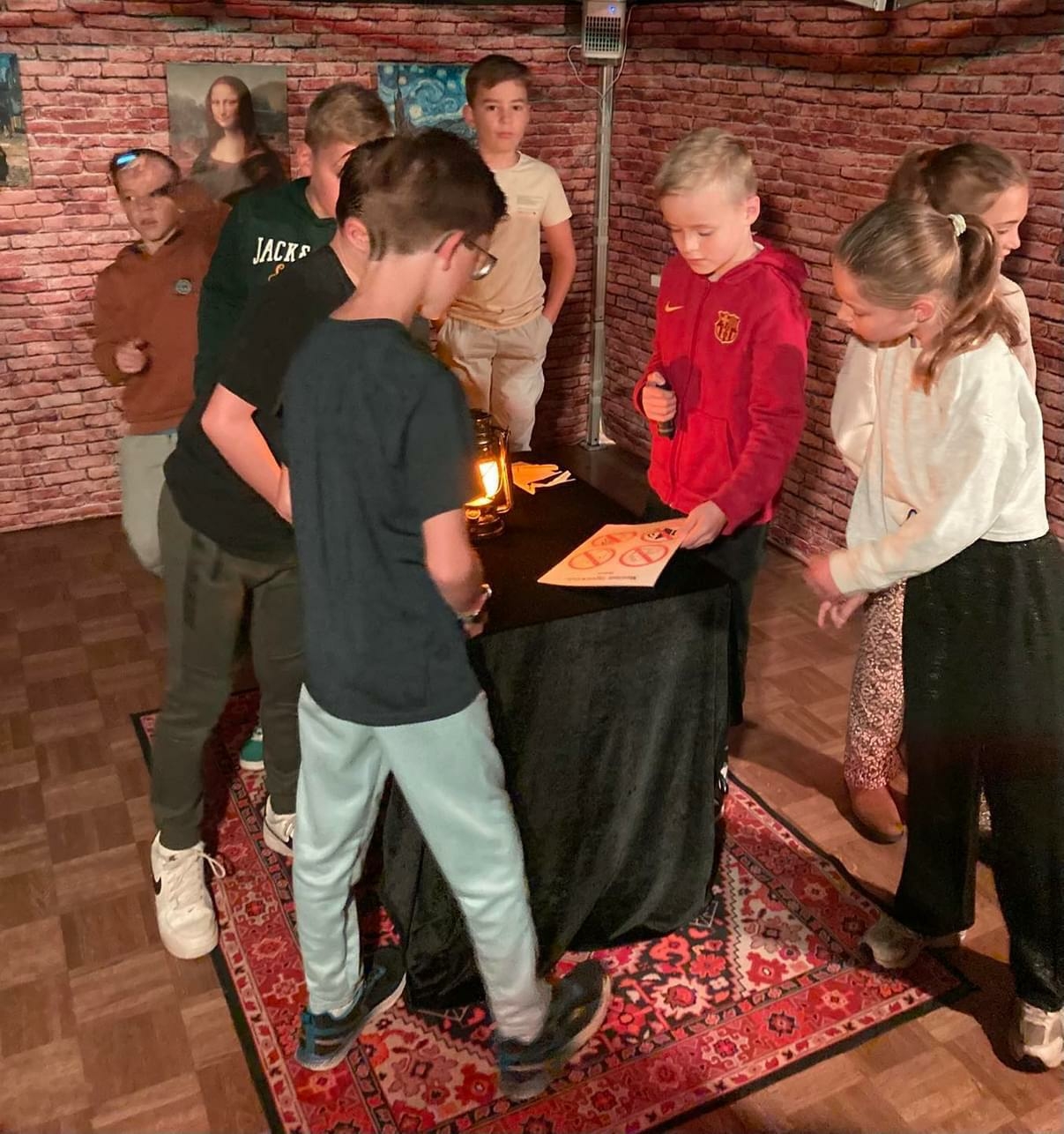 Escape tent pop-up escape room