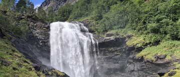 Hike naar waterval Morkridsdalen Noorwegen