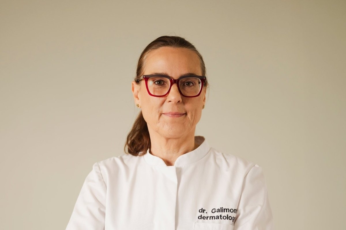 Portret van dr. Annemie Galimont, dermatoloog, in witte jas