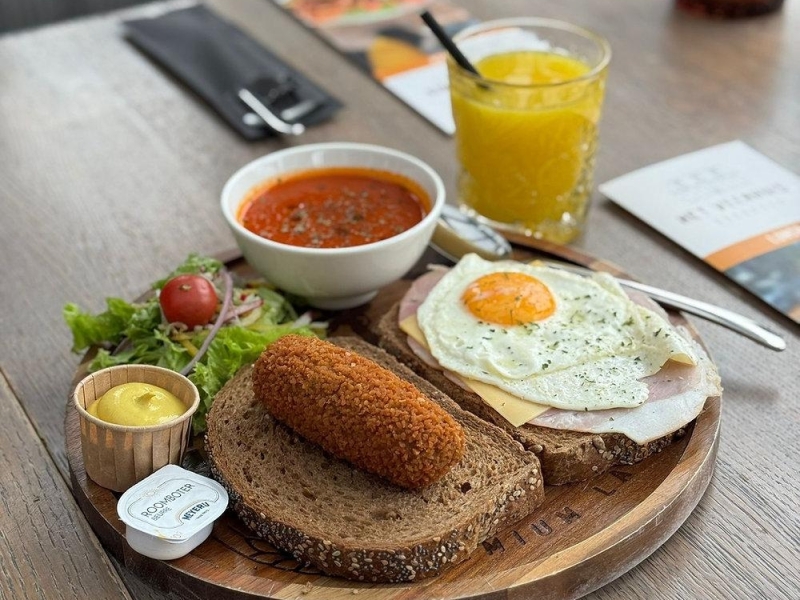 Heerlijke lunch bedrijfsuitje