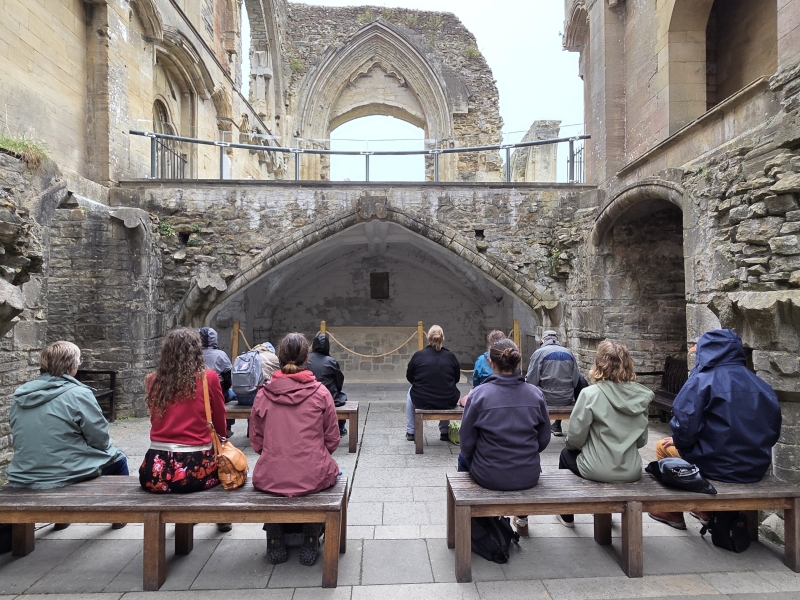 Meditatie meer dan reizen Glastonbury abbey