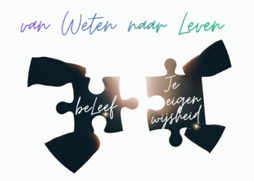 van-weten-naar-leven-beleef-je-eigen-wijsheid-logo Om te laten zien en hopelijk ook te voelen dat de puzzelstukjes voor een gelukkig leven al in jou zitten. Je hoeft alleen maar te geloven in je eigen wijsheid en ernaar te durven handelen.