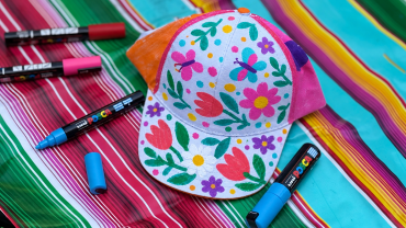 Petjes versieren met acrylstiften| Creatieve workshop voor kinderen