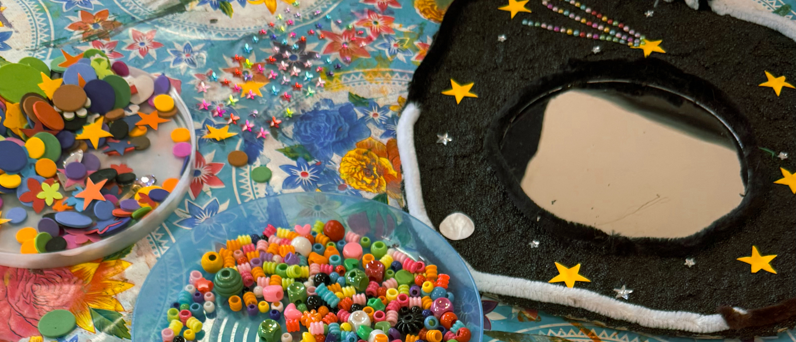 Spiegel knutselen met kinderen — 6 ideeën met foamklei en strass | Studio Angelart