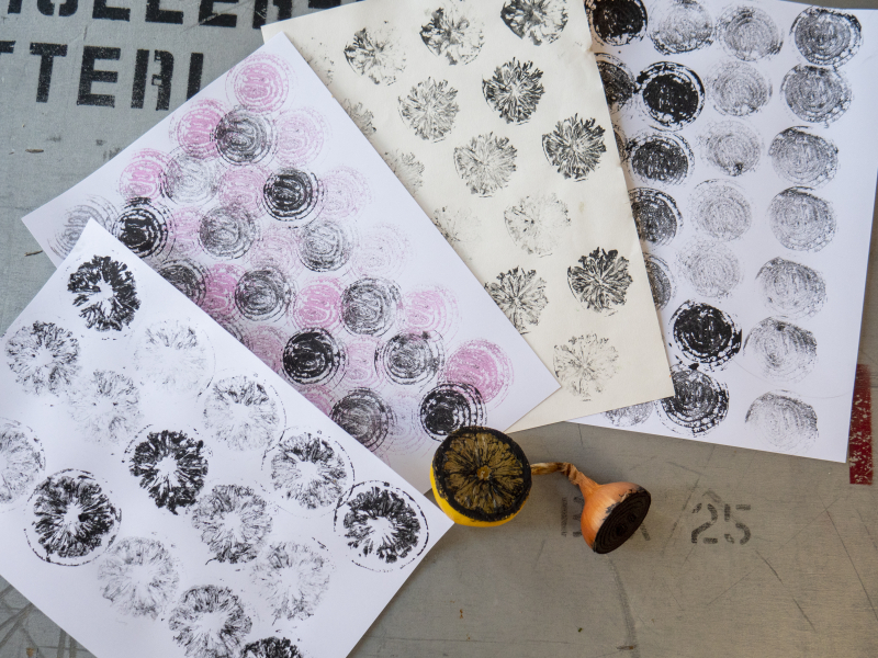 Stempels maken workshop | Foam, rubber en printkunst | Studio Angelart stempelen met fruit