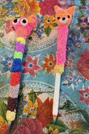 Foamklei workshop | Potloodmonsters en sleutelhangers maken | Studio Angelart potloden met foamklei resultaat kinder activiteit