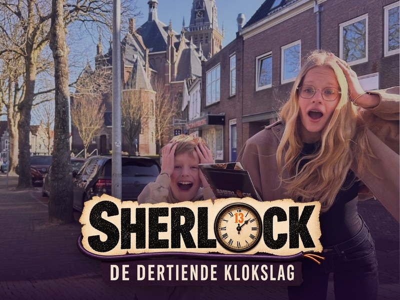 Kinderen spelen de Sherlock Halloween special in de stad