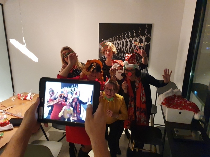 Teambuilding met kerst give santa sack