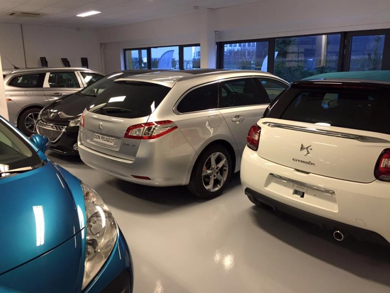 Showroom onderhoud Showroom auto schoonmaken