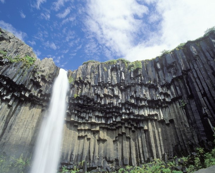 Svartifoss waterval Skaftafell zuid Ijsland