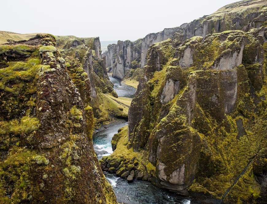 Fjadrargljufur bij Kirkjubaejarklaustur Zuid Ijsland rondreizen