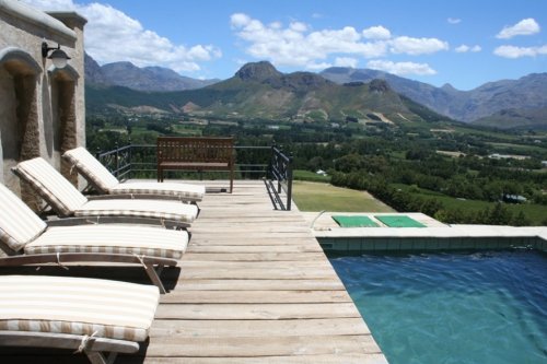 Geniet van het heerlijke klimaat in tuin,terras en aan uw eigen zwembad Villa Fransche Vista in Franschhoek| Exclusive Culitravel